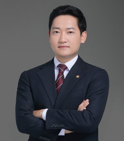 정필성 대표변호사